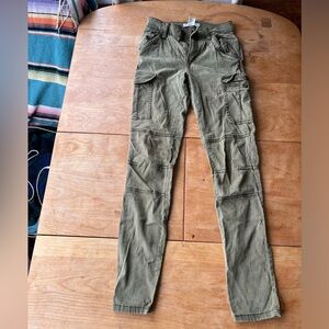 h&m (l.o.g.g label of graded goods) green cargo-style pants